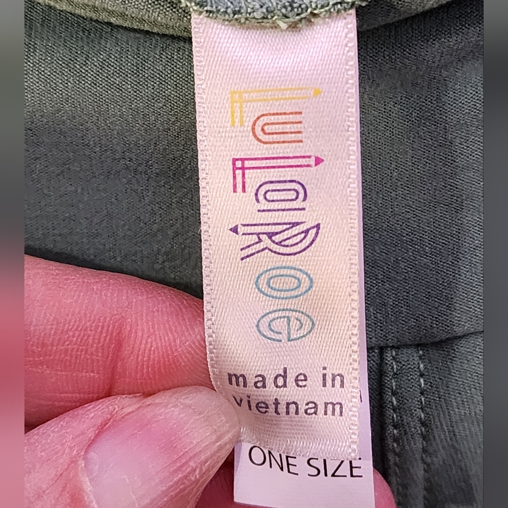 🚨 5/$20 🚨 Green LuLaRoe OS Leggings - Picture 2 of 3